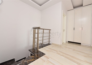 بنتهاوس واسع من خمس غرف