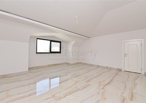 بنتهاوس واسع من خمس غرف