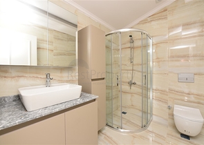 بنتهاوس واسع من خمس غرف