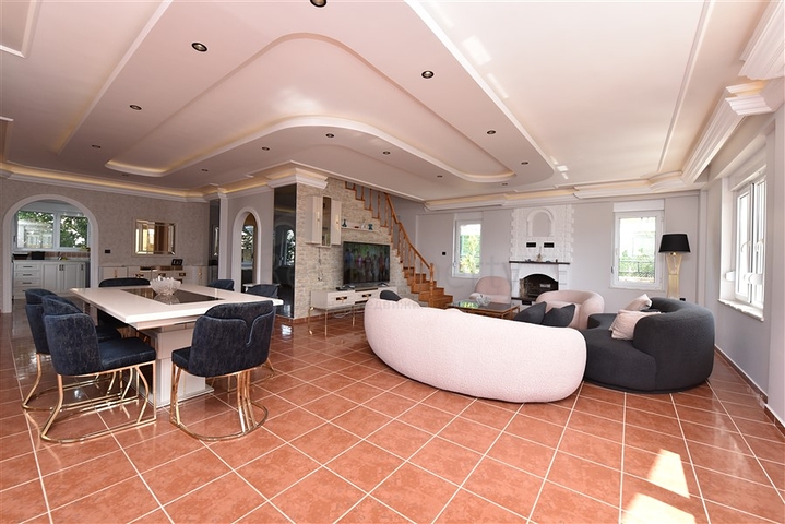 فيلا مطلة على البحر في منطقة كارجيجاك