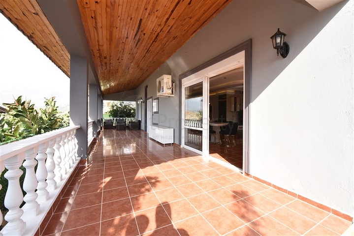 فيلا مطلة على البحر في منطقة كارجيجاك