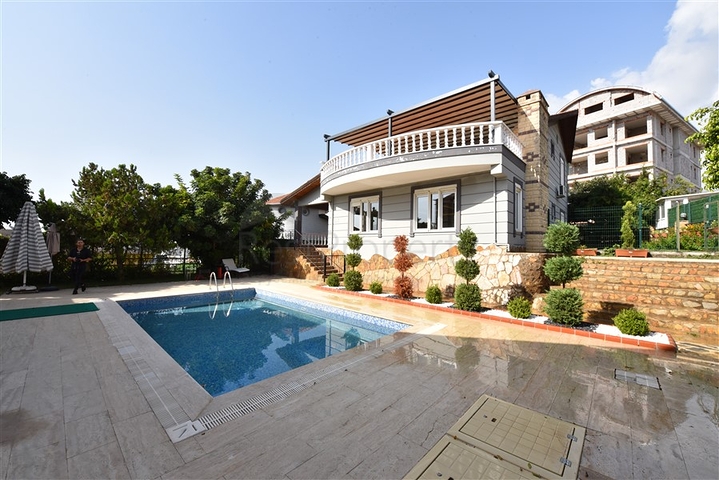 فيلا مطلة على البحر في منطقة كارجيجاك