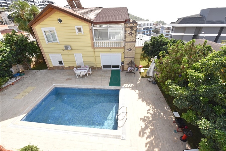 فيلا مطلة على البحر في منطقة كارجيجاك