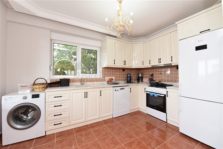 فيلا مطلة على البحر في منطقة كارجيجاك