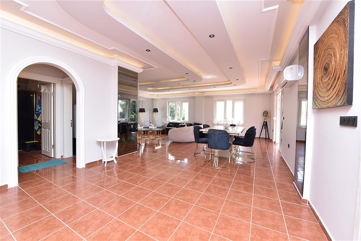 فيلا مطلة على البحر في منطقة كارجيجاك