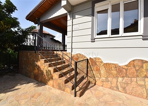 فيلا مطلة على البحر في منطقة كارجيجاك