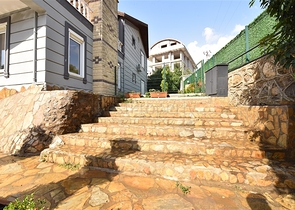 فيلا مطلة على البحر في منطقة كارجيجاك