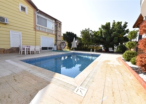 فيلا مطلة على البحر في منطقة كارجيجاك