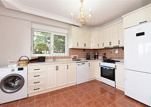 فيلا مطلة على البحر في منطقة كارجيجاك