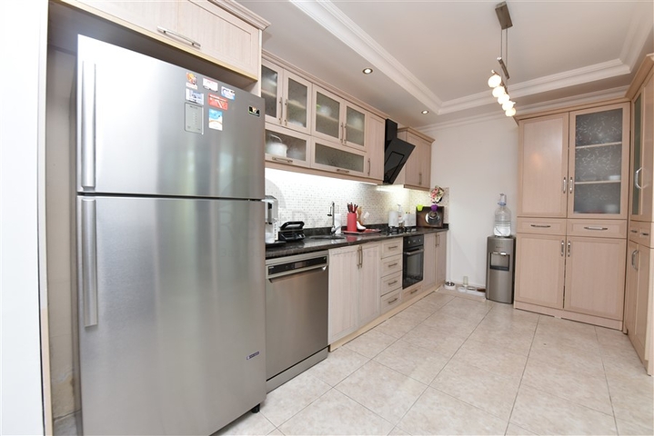 فيلا 3+1 محاطة بالجبال الخضراء في كارجيجاك