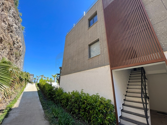 مشروع مساكن مع إطلالات بانورامية على البحر والجبل في منطقة جوندوان