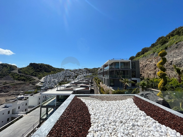 مشروع مساكن مع إطلالات بانورامية على البحر والجبل في منطقة جوندوان