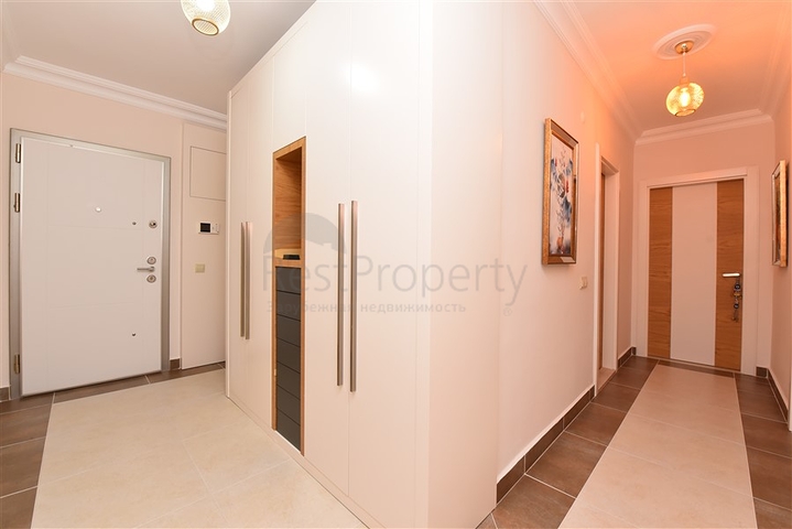 شقة 3+1 مع مطبخ منفصل في وسط ألانيا