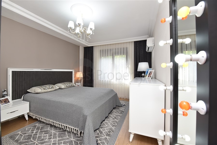 شقة 3+1 مع مطبخ منفصل في وسط ألانيا