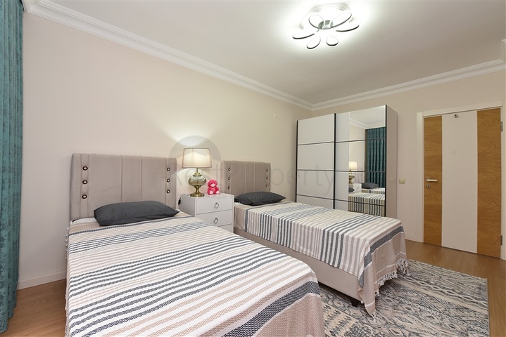 شقة 3+1 مع مطبخ منفصل في وسط ألانيا