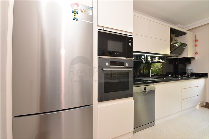 شقة 3+1 مع مطبخ منفصل في وسط ألانيا