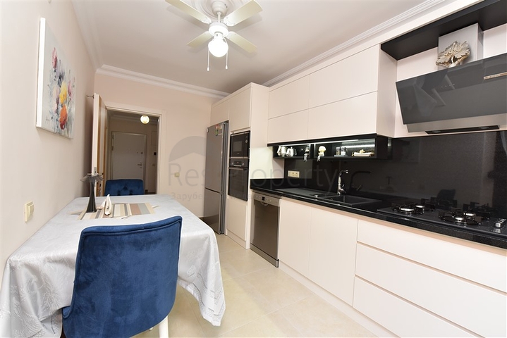 شقة 3+1 مع مطبخ منفصل في وسط ألانيا