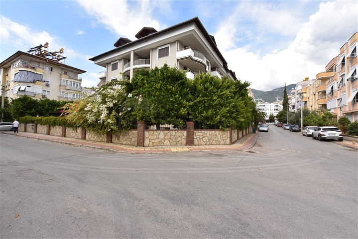 شقة 3+1 مع مطبخ منفصل في وسط ألانيا