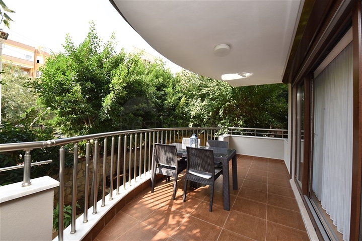 شقة 3+1 مع مطبخ منفصل في وسط ألانيا