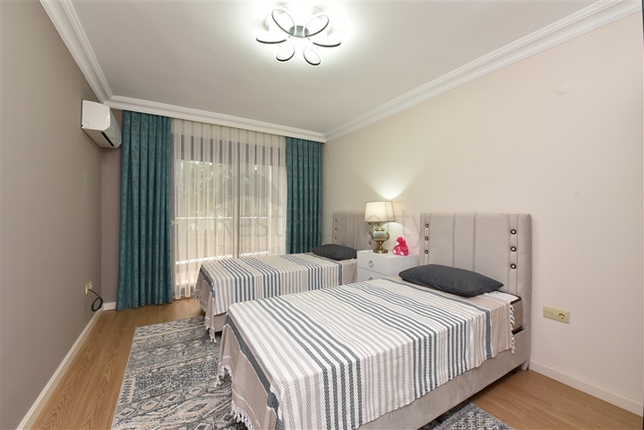 شقة 3+1 مع مطبخ منفصل في وسط ألانيا