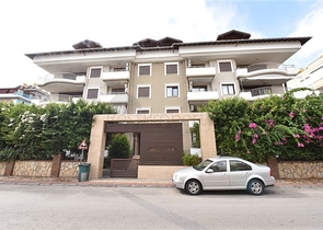 شقة 3+1 مع مطبخ منفصل في وسط ألانيا