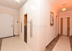 شقة 3+1 مع مطبخ منفصل في وسط ألانيا