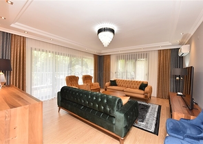 شقة 3+1 مع مطبخ منفصل في وسط ألانيا