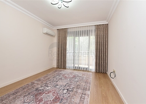 شقة 3+1 مع مطبخ منفصل في وسط ألانيا