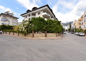 شقة 3+1 مع مطبخ منفصل في وسط ألانيا