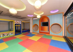 شقة من غرفتي نوم في مجمع سكني فاخر في منطقة محمودلار