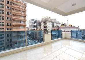 شقة من غرفتي نوم في مجمع سكني فاخر في منطقة محمودلار