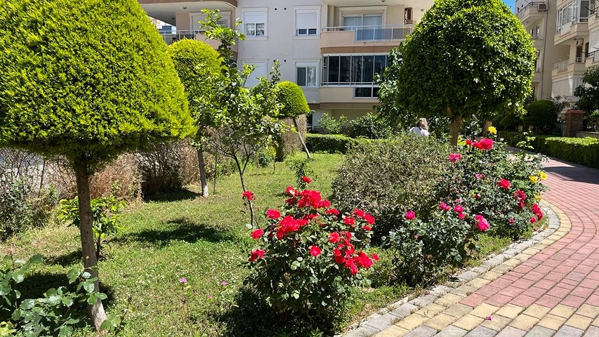 بنتهاوس واسع في منطقة محمودلار 