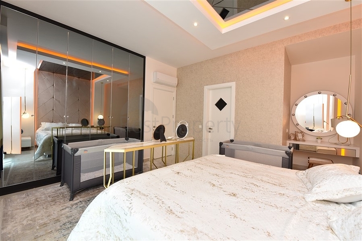 شقة فاخرة 2 + 1 في المجمع الأكثر شعبية في منطقة محمودلار