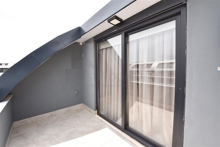 بنتهاوس مفروشة في منطقة أوبا الأوروبية