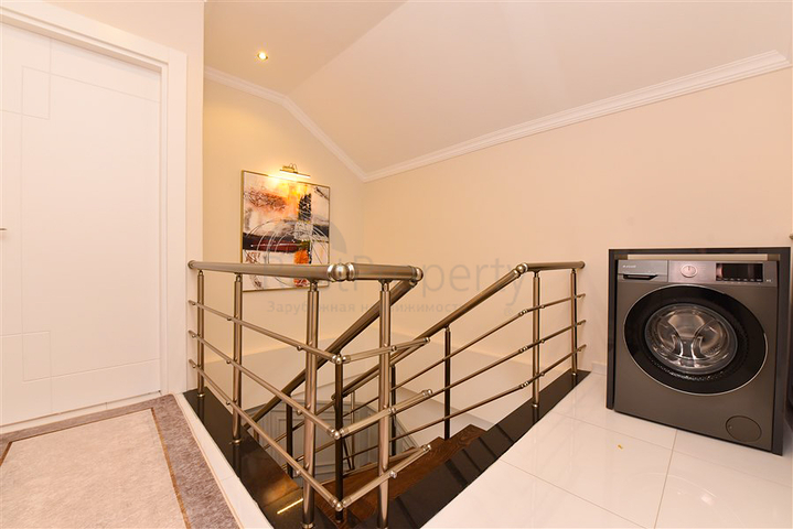 بنتهاوس مفروشة في منطقة أوبا الأوروبية