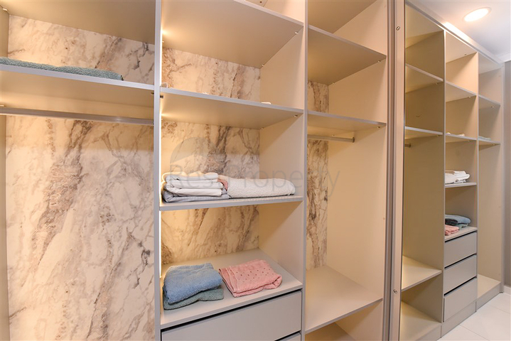 بنتهاوس مفروشة في منطقة أوبا الأوروبية