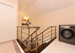 بنتهاوس مفروشة في منطقة أوبا الأوروبية