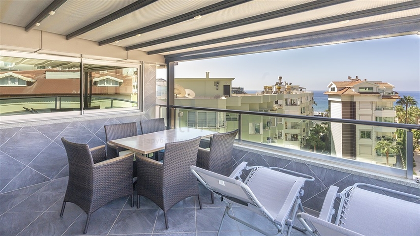 شقة 4 + 1 في السطر الأول مع إمكانية الحصول على الجنسية 