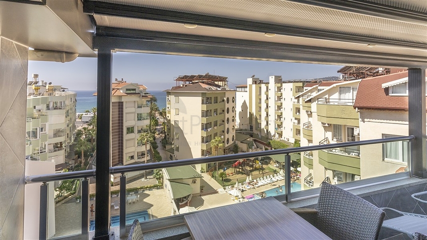 شقة 4 + 1 في السطر الأول مع إمكانية الحصول على الجنسية 