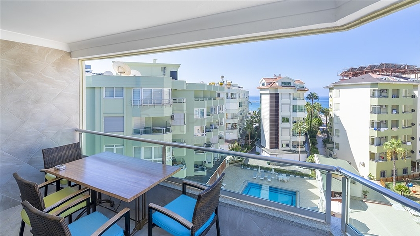 شقة 4 + 1 في السطر الأول مع إمكانية الحصول على الجنسية 