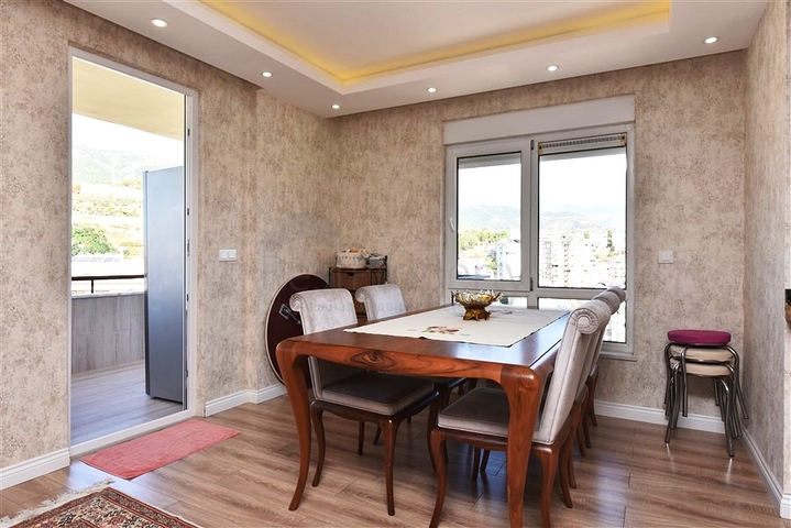 بنتهاوس 4 + 1 مع إطلالة مفتوحة على البحر وقلعة ألانيا