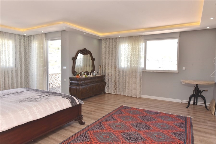 بنتهاوس 4 + 1 مع إطلالة مفتوحة على البحر وقلعة ألانيا