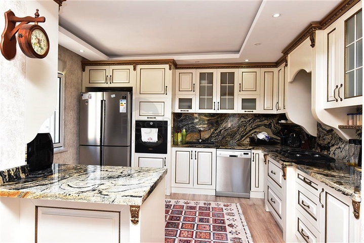 بنتهاوس 4 + 1 مع إطلالة مفتوحة على البحر وقلعة ألانيا