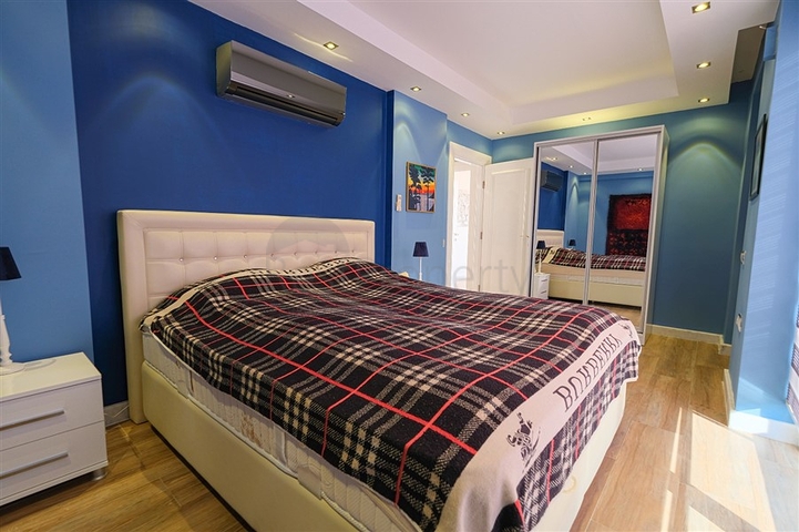 فيلا 4+1 مع مناظر خلابة وحمام سباحة