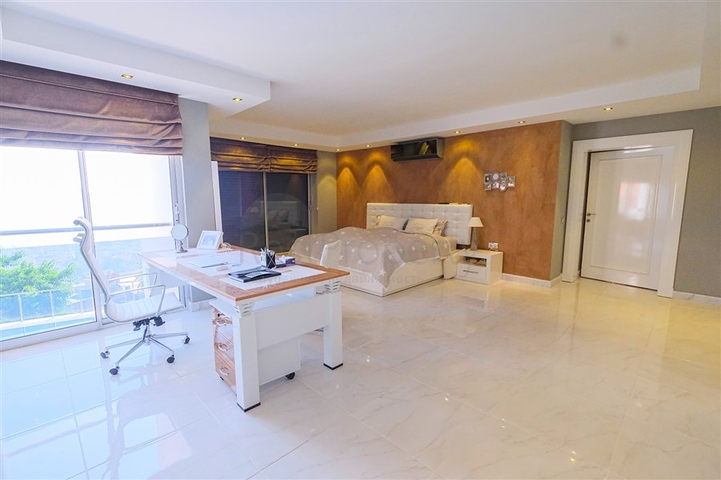 فيلا 4+1 مع مناظر خلابة وحمام سباحة