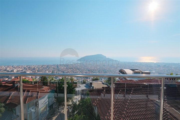 فيلا 4+1 مع مناظر خلابة وحمام سباحة