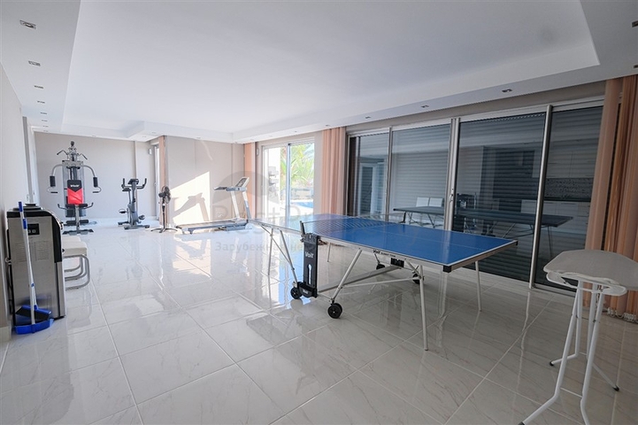 فيلا 4+1 مع مناظر خلابة وحمام سباحة