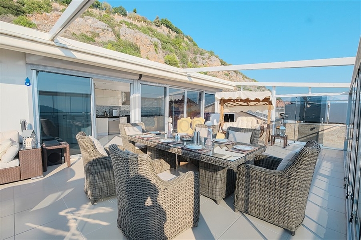 فيلا 4+1 مع مناظر خلابة وحمام سباحة