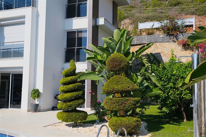 فيلا 4+1 مع مناظر خلابة وحمام سباحة