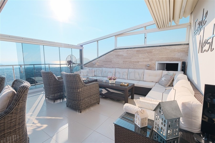 فيلا 4+1 مع مناظر خلابة وحمام سباحة